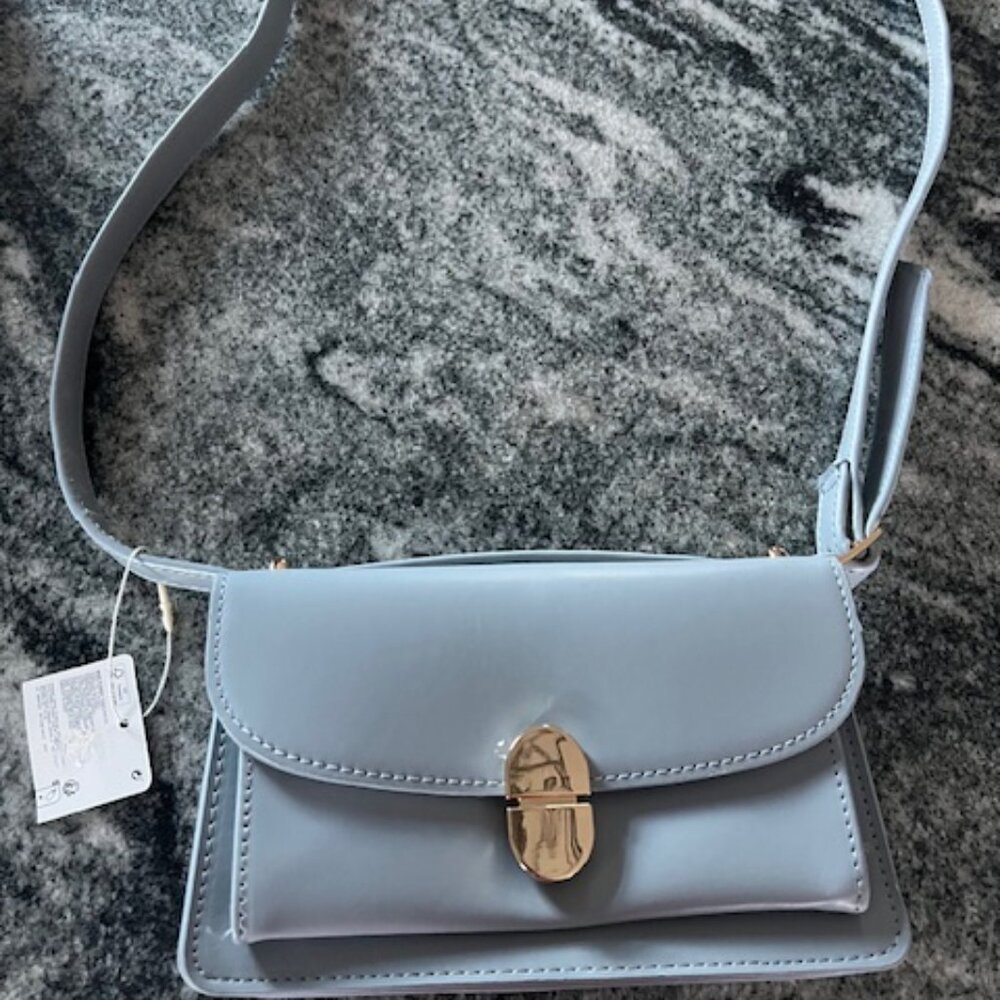 Primark envelope clutch bag light grey‎ with a gold-tone magnetic clasp closure